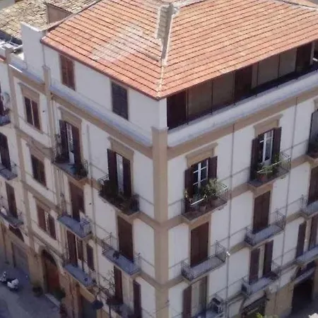 Palermo Rooms Bed & Breakfast Palermo